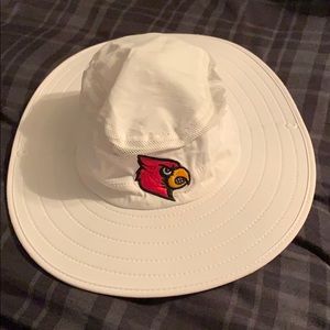 Louisville cardinal bucket hat